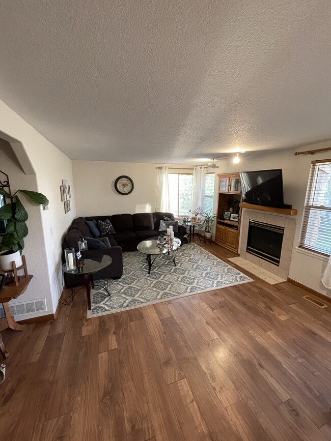 Family room - 1815 Tynan Dr
