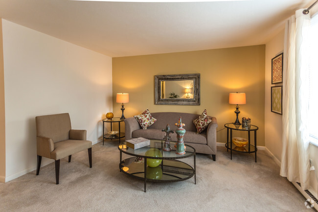 Interior Photo - Hummingbird Pointe & The Gardens