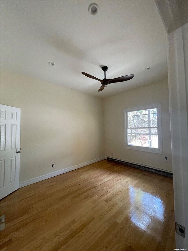 Building Photo - 67-01 64th Pl