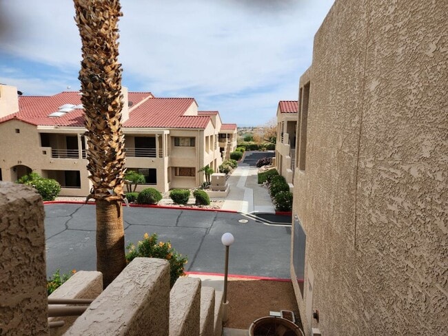 Building Photo - 3827 Desert Marina Dr