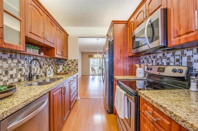 Foto del edificio - 1151 SW 128th Terrace