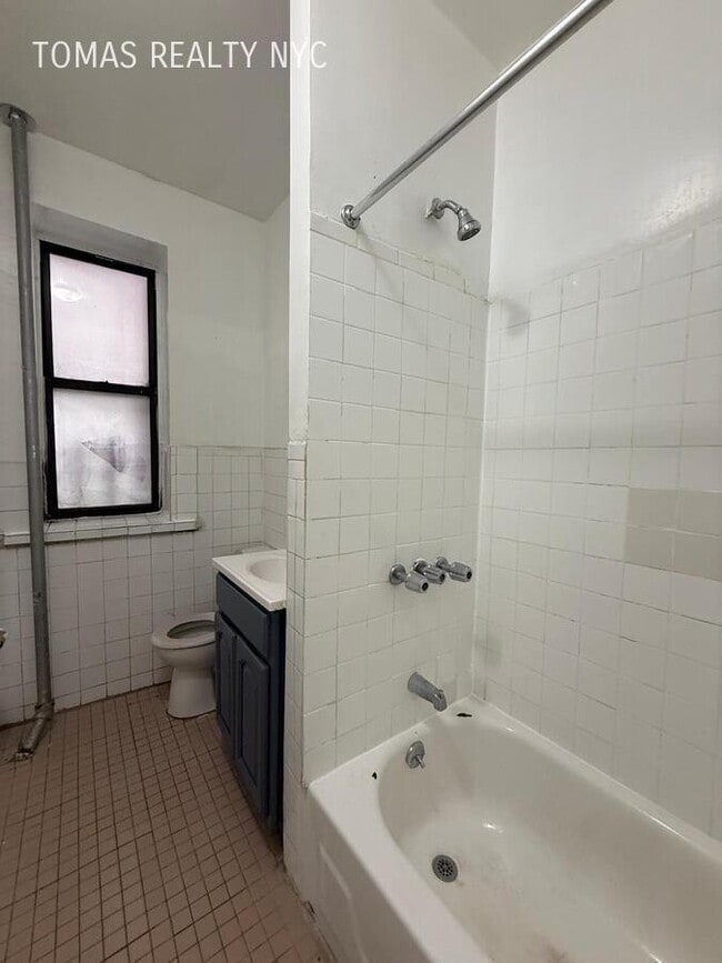 Building Photo - 1390 Boston Rd