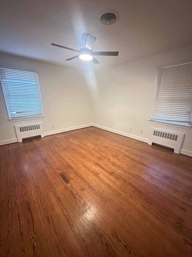 Foto del edificio - 475 E Bayview Blvd