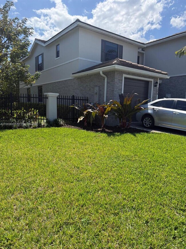 Foto del edificio - 200 SE 5th Ct