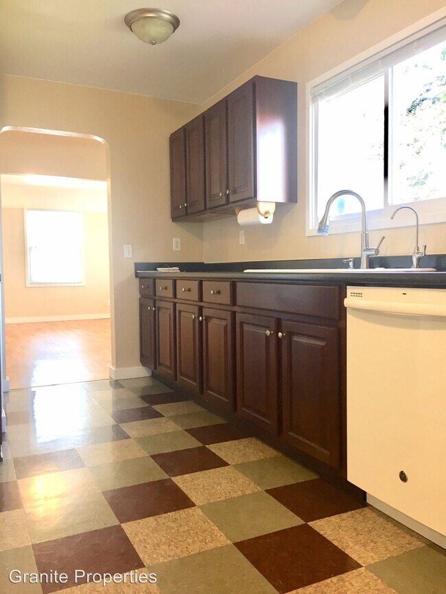 Building Photo - 4 br, 1 bath House - 2360 Haig St