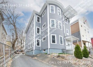 Building Photo - 44 Grand St