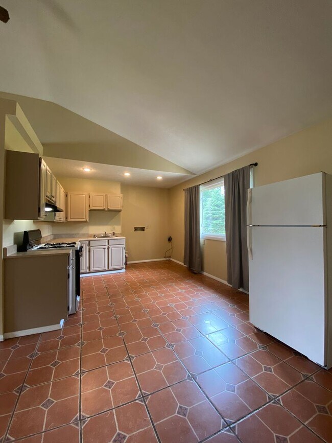 Building Photo - 3 Bedroom Home in Mishawaka