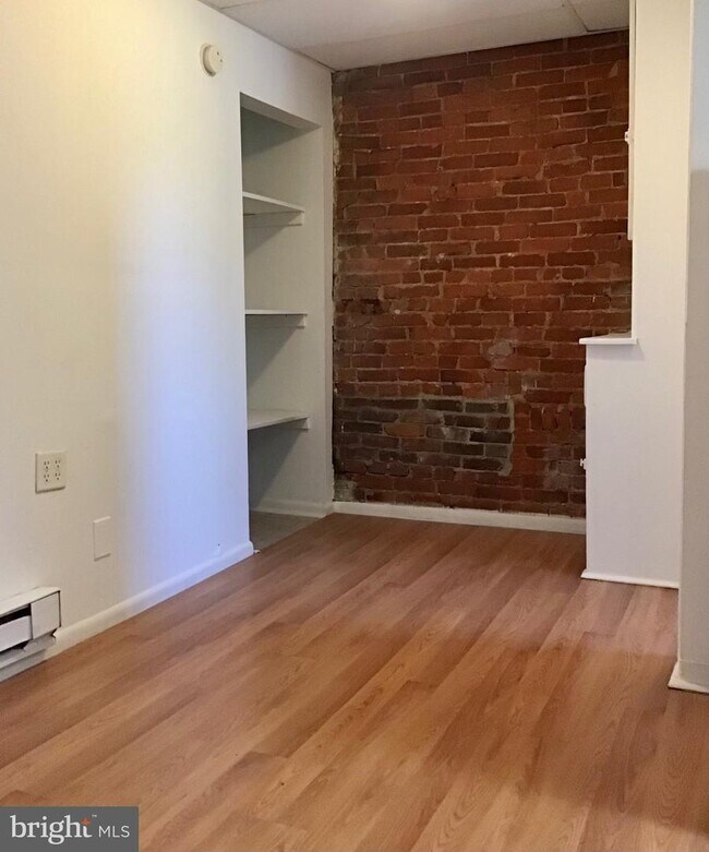 Foto del edificio - 613 N Jackson St