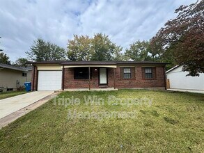 Building Photo - 11627 Petite Chalet Dr