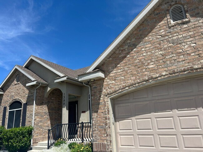 Foto del edificio - 5 Bedroom 2.5 Bathroom Upstairs Unit in Spanish Fork!