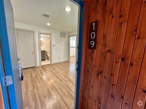 Building Photo - 4526 Munger Ave