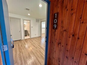 Building Photo - 4526 Munger Ave