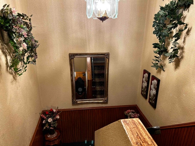 Building Photo - 686 Hicks St