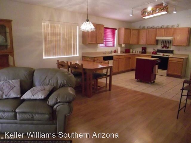 Building Photo - 3 br, 2 bath House - 3617 W. Camino de Talia