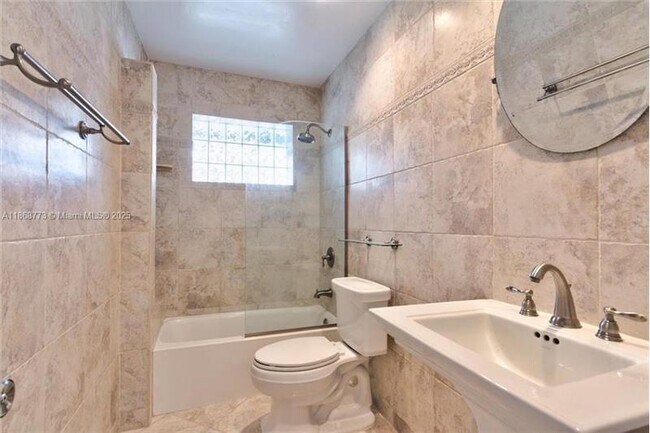 Foto del edificio - 6311 NE 20th Way