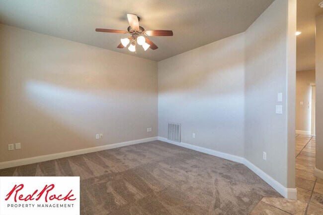 Foto del edificio - 3 Bedroom Townhome in Southgate Community