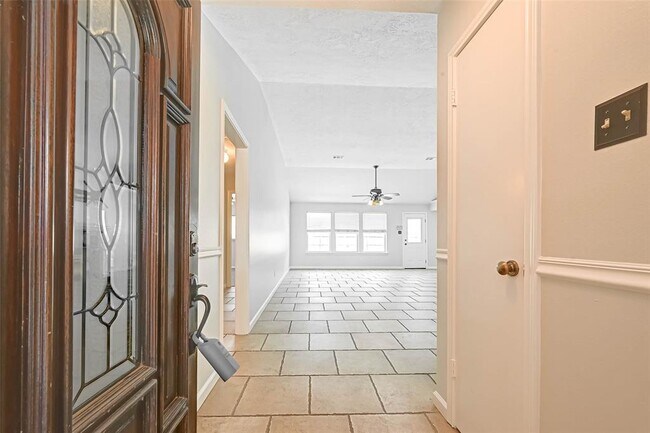 Foto del edificio - 16027 Surrey Woods Dr