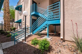 Building Photo - 2225 Pine Breeze Ln