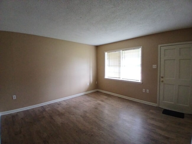 Building Photo - Very Nice Newly Rehabbed Home in Raleigh