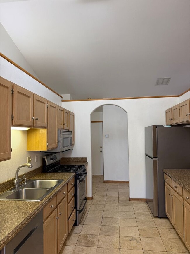 Building Photo - 460 Palmetto Dr