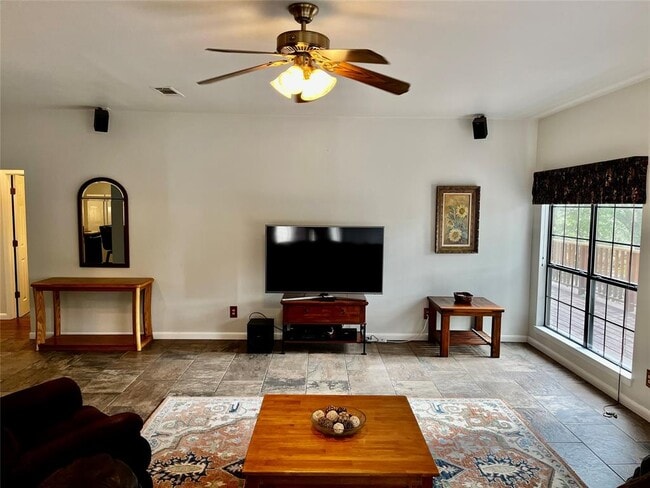 Building Photo - 12013 Fitzhugh Pl