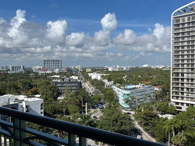 Foto del edificio - 3350 SW 27th Ave