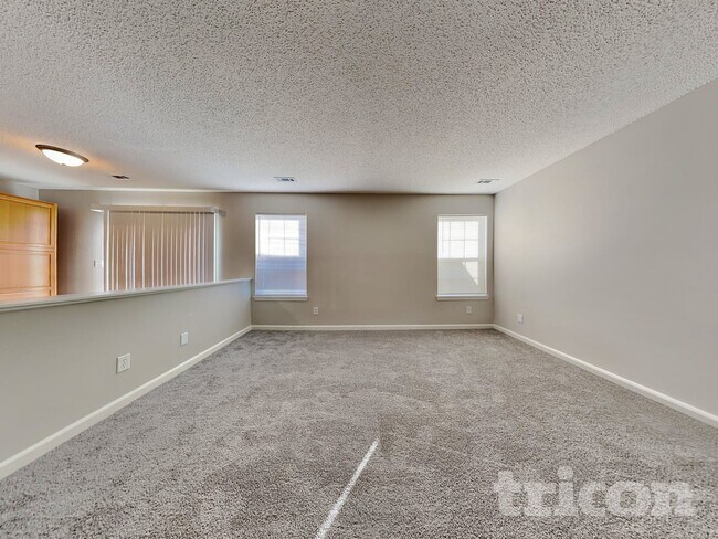 Foto del edificio - 2490 Lakecrest Dr