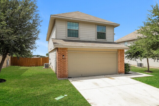 Building Photo - Hunters Pond - 2230 Fishing Trail, San Ant...