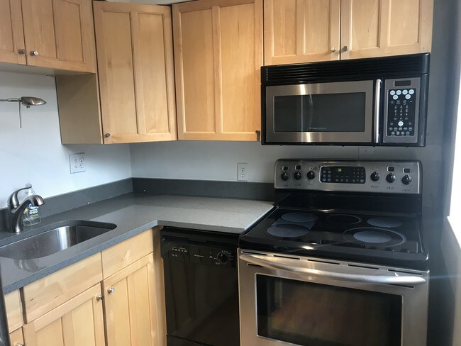 ¡Cocina nueva! - 656 Logan St