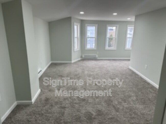 Building Photo - 117 N Conococheague St