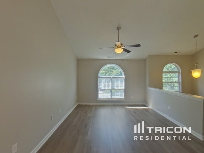 Foto del edificio - 4422 Fawnbrook Ave SW