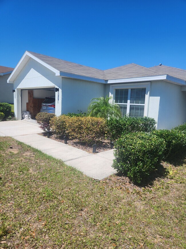 Foto del edificio - 750 Greenshank Dr