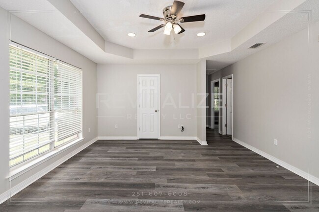 Foto del edificio - Newly Renovated Brick Home!