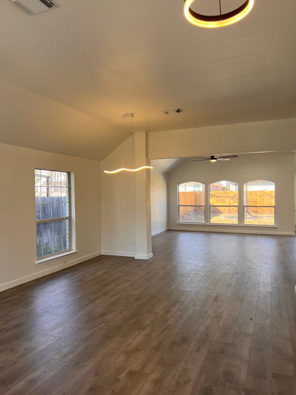 Foto del edificio - 4403 Hunters Lodge Dr
