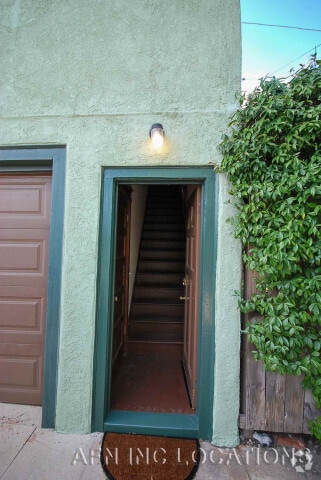 Building Photo - 2531 10th Ave