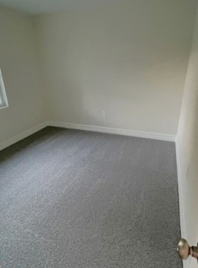 Foto del edificio - 2/2/1+DEN - GREAT LOCATION IN LEHIGH ACRES- BELL BLVD