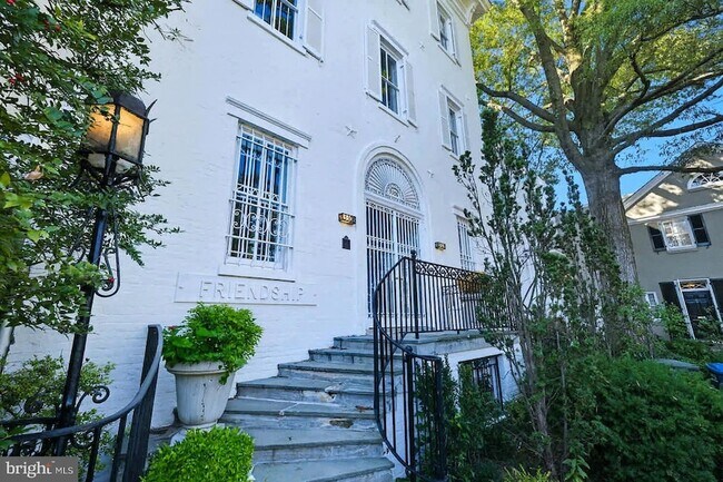 Foto del edificio - 3308 R St NW