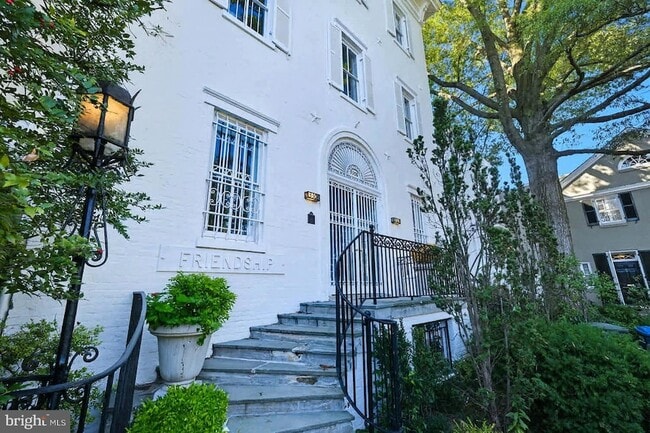 Photo - 3308 R St NW Townhome