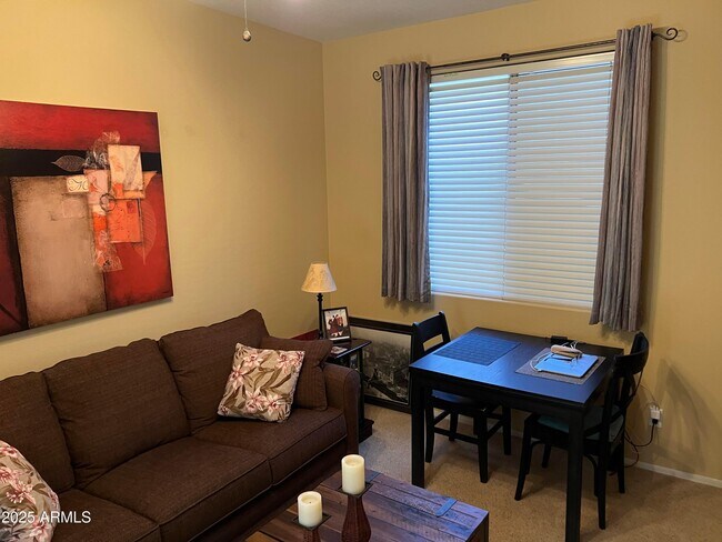 Foto del edificio - 7240 E Manning St