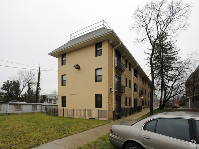 Building Photo - 5336 Colorado Ave NW