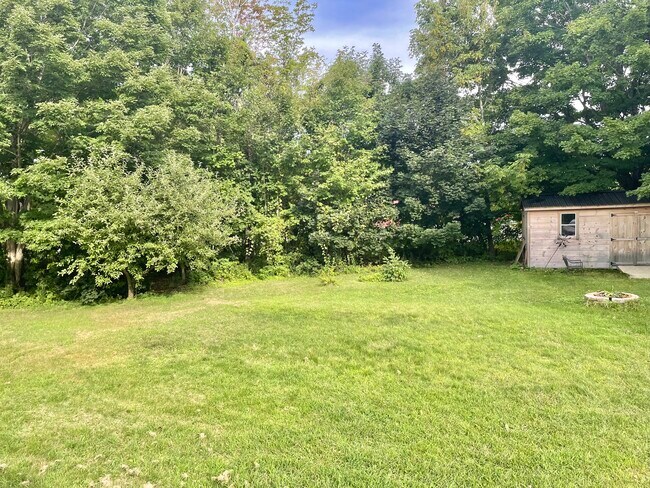 Building Photo - 543 Tiffany Rd