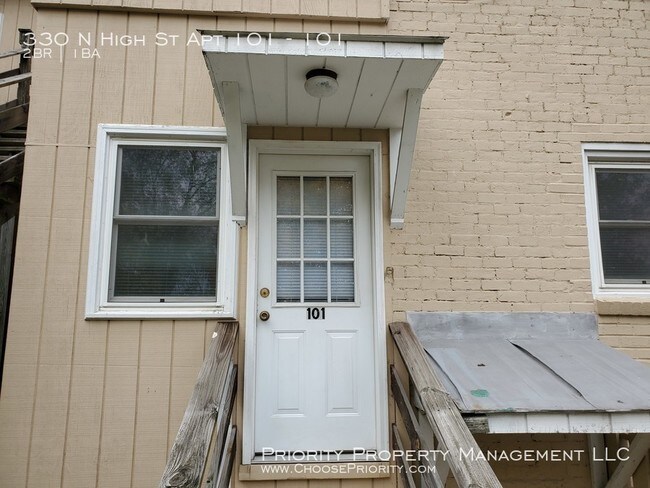 Building Photo - 330 N High St