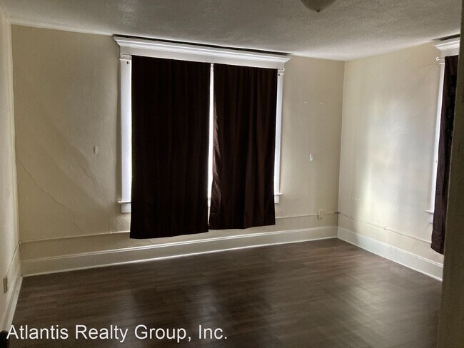 Building Photo - 3 br, 1 bath House - 19 Parkview Drive