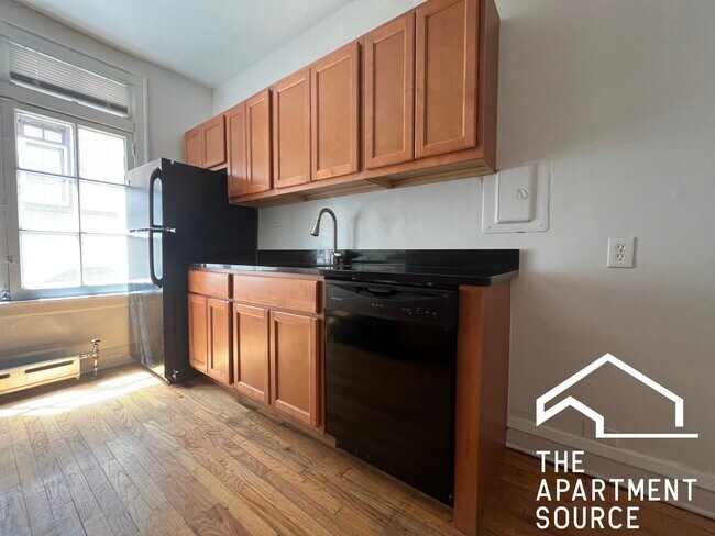 Foto del edificio - 909 Elmwood Ave