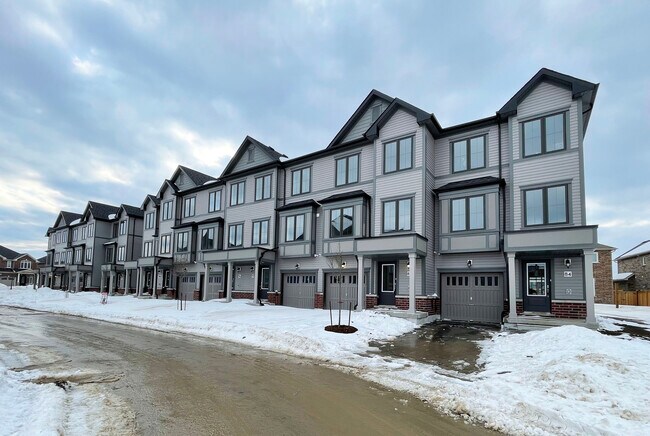 Building Photo - Stunning 3-Bedroom Townhouse for Rent in B...