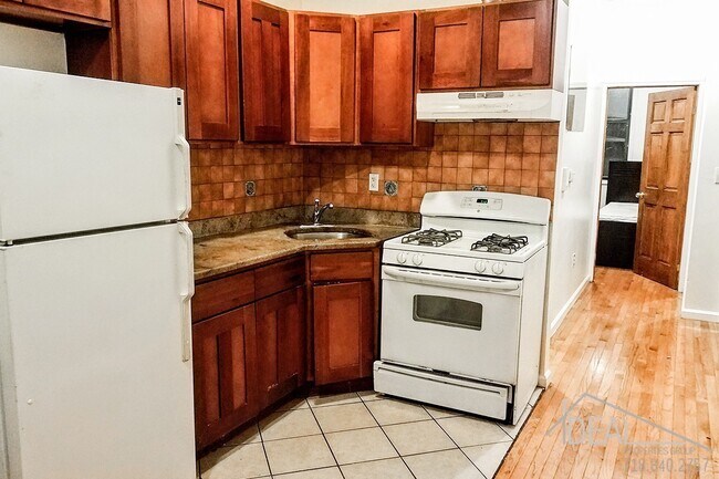 Building Photo - 583 Lafayette Ave