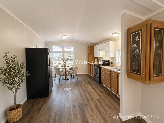 Building Photo - 799 Stillwater Ave