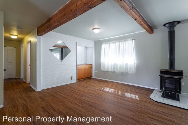 Building Photo - 3 br, 1.5 bath House - 11517 NE 9th St