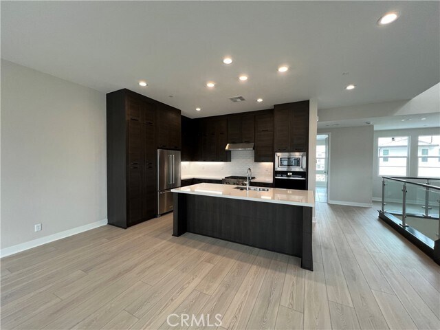 Building Photo - 110 Pin Ln