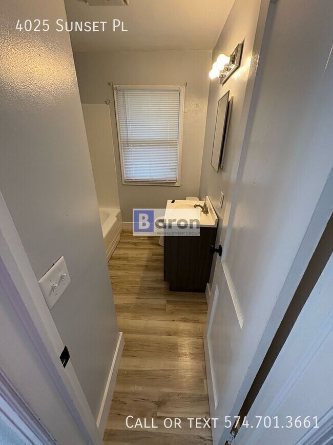 Foto del edificio - 4025 Sunset Pl